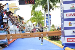 ITU Cozumel, Mexico Men's Race ©2014 Rich Cruse  ITU