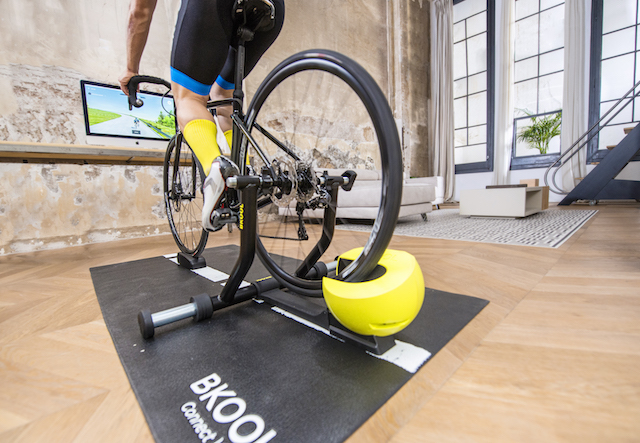 Rouleau d'échauffement pour faire du vélo en intérieur